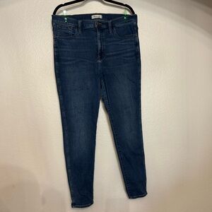 Madewell, 10 inch road tripper skinny jeans in size 32.